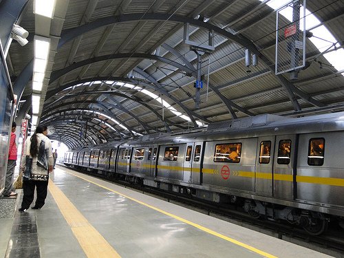Delhi Metro by Os Rúpias The Delhi metro photo
